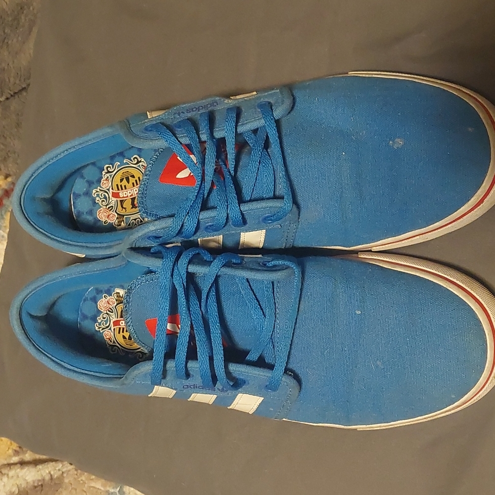 Adidas Size 10 lightly worn shoes